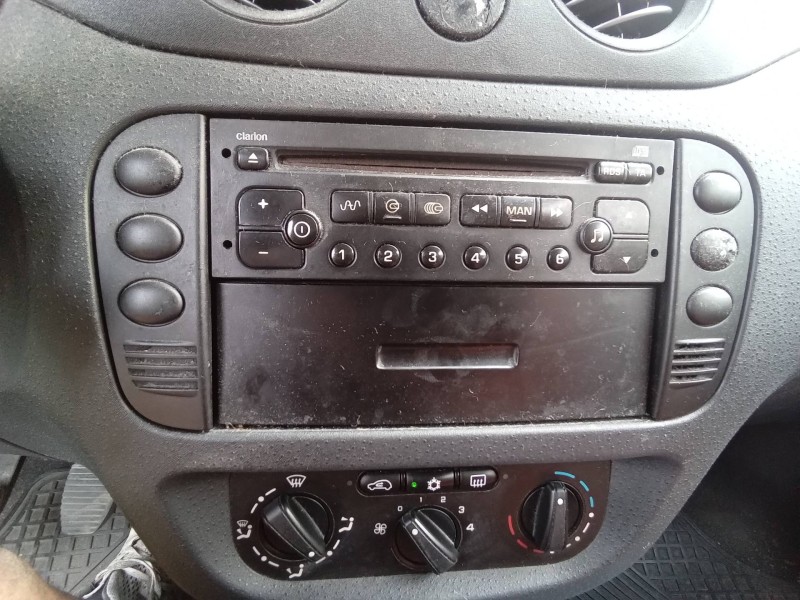 Recambio de sistema audio / radio cd para citroën c2 sx referencia OEM IAM 96488011XT 96488011 