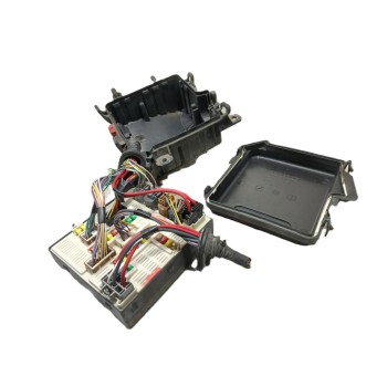 CAJA RELES / FUSIBLES 284B65817R / 284B69854R 484B60168R 