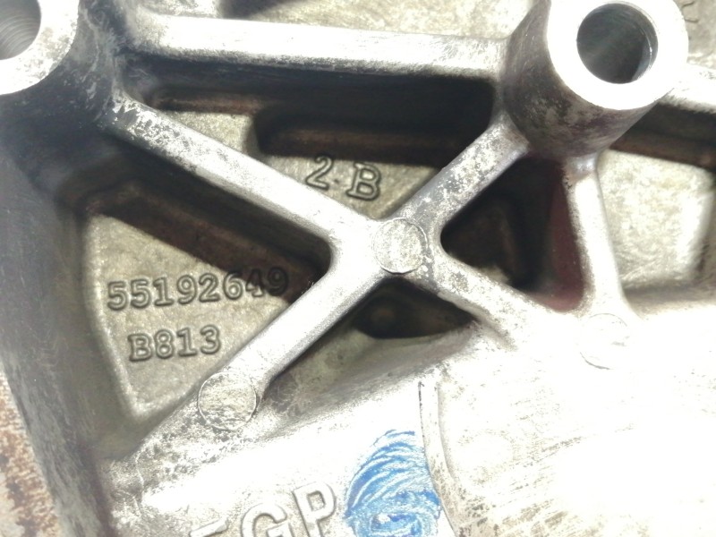 Recambio de soporte motor para opel astra h caravan elegance referencia OEM IAM 55192649  