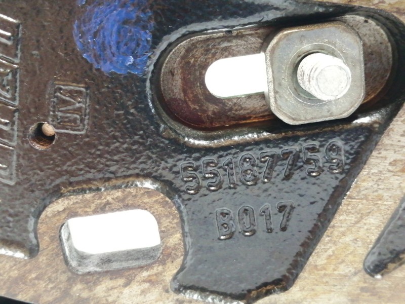 Recambio de soporte motor para opel astra h caravan elegance referencia OEM IAM 55187759  