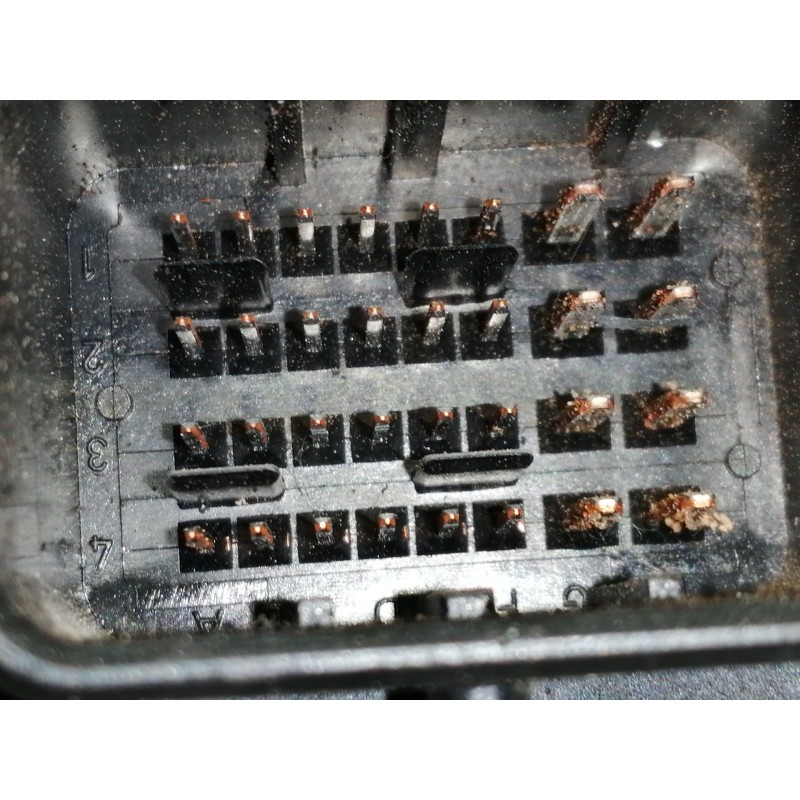 Recambio de centralita motor uce para peugeot 206 berlina x-line referencia OEM IAM 0281011784  