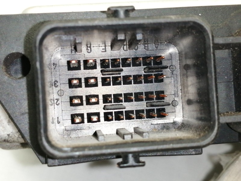 Recambio de centralita motor uce para peugeot 206 berlina x-line referencia OEM IAM 0281011784  