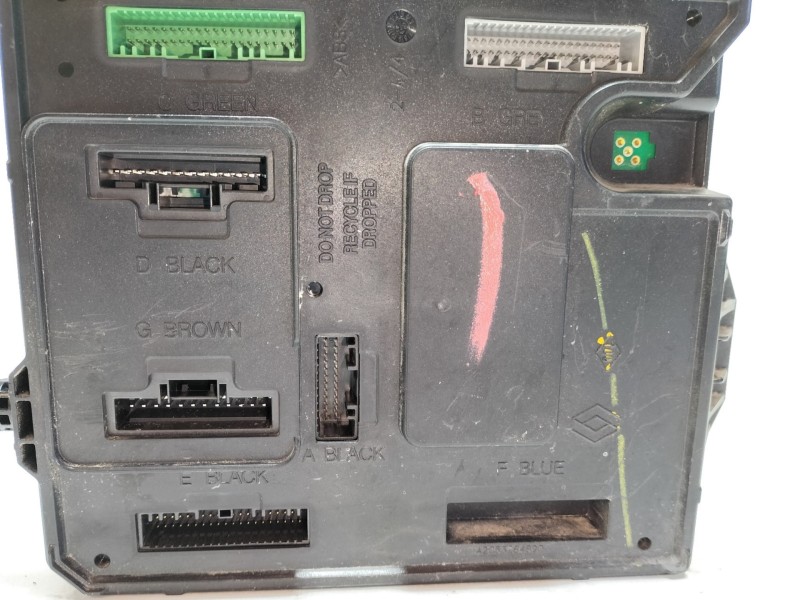 Recambio de modulo electronico para renault megane iii berlina 5 p dynamique referencia OEM IAM 284B15986R  