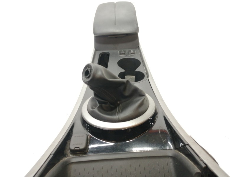 Recambio de apoyabrazos central para mazda cx-7 (er) active referencia OEM IAM EH6464441  