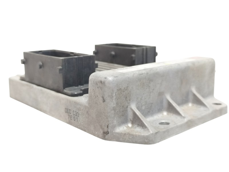 Recambio de centralita motor uce para opel corsa c referencia OEM IAM 8973000975  