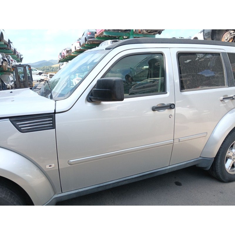 Recambio de puerta delantera izquierda para dodge nitro 2.8 crd 4wd referencia OEM IAM 55360853AG  