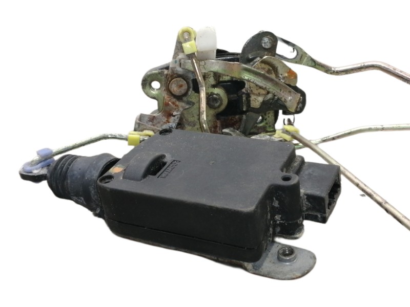 Recambio de cerradura puerta delantera derecha para hyundai atos prime (mx) gls referencia OEM IAM 8132002010  