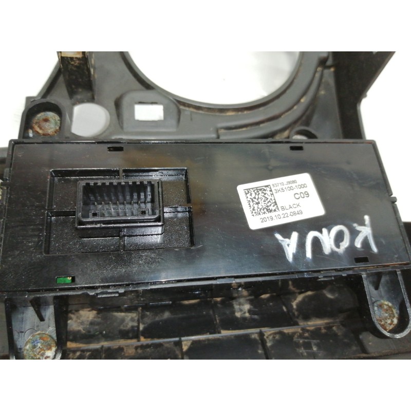 Recambio de mando multifuncion para hyundai kona sle 2wd referencia OEM IAM 93710J9080  