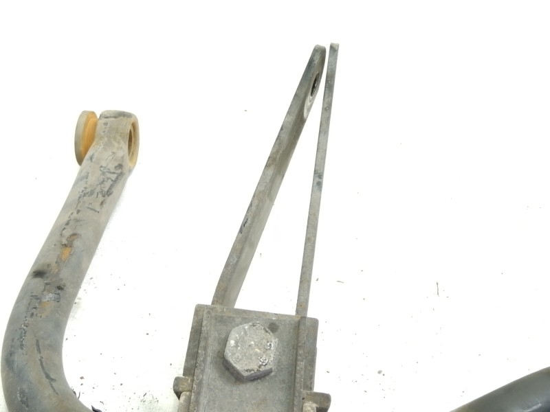 Recambio de barra estabilizadora trasera para nissan cabstar 01.04  cabina simple cabina individual referencia OEM IAM   