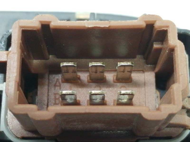 Recambio de mando elevalunas trasero izquierdo para renault laguna ii grandtour (kg0) dynamique referencia OEM IAM 8200016013  