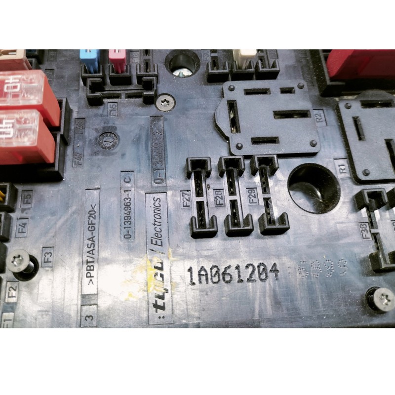 Recambio de caja reles / fusibles para seat toledo (5p2) stylance / style referencia OEM IAM 1K0937124 1394932 D001K01 