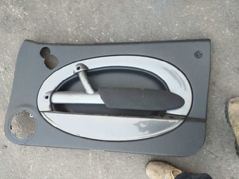 Recambio de guarnecido puerta delantera derecha para mini mini (r50,r53) cooper referencia OEM IAM 51410017302  