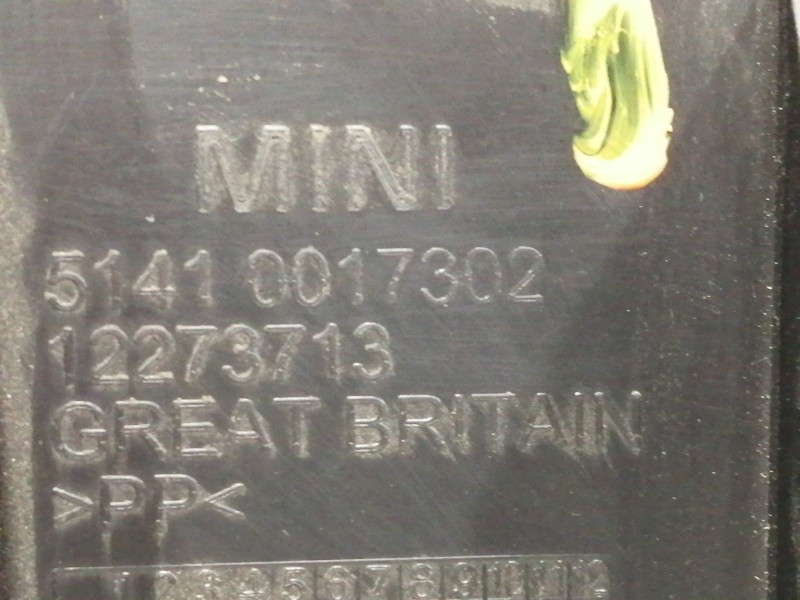 Recambio de guarnecido puerta delantera derecha para mini mini (r50,r53) cooper referencia OEM IAM 51410017302  