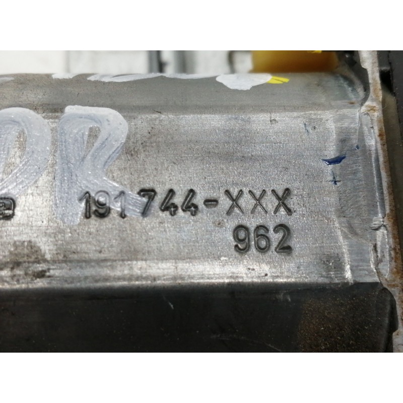 Recambio de elevalunas delantero derecho para mercedes-benz clase a (w168) 1.4 cat referencia OEM IAM 191744XXX  ELECTRICO