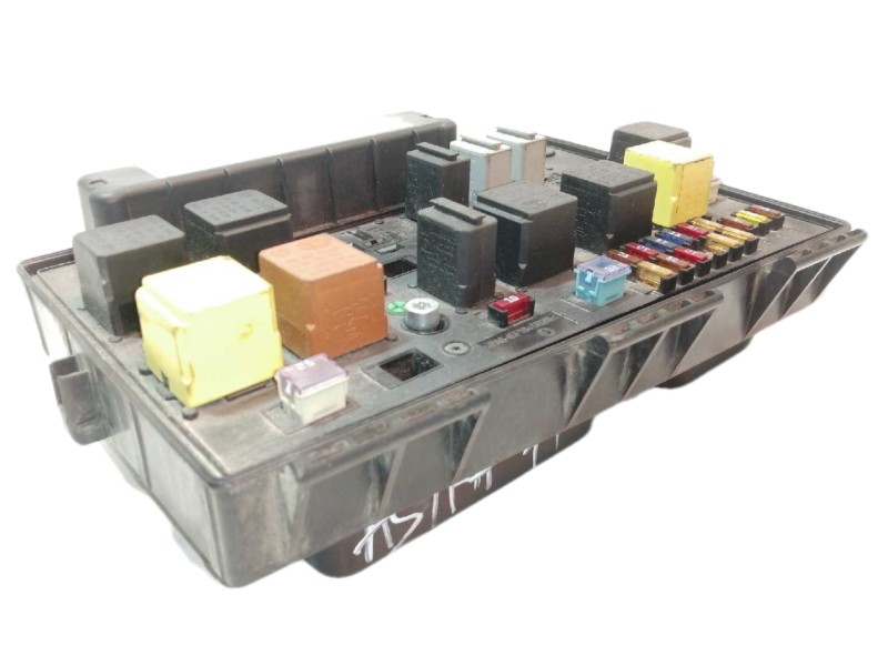 Recambio de caja reles / fusibles para opel astra h berlina elegance referencia OEM IAM 5DK00866838 13206754 015349211