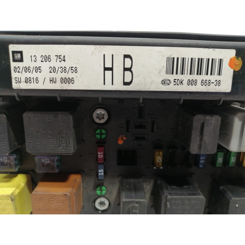 Recambio de caja reles / fusibles para opel astra h berlina elegance referencia OEM IAM 5DK00866838 13206754 015349211