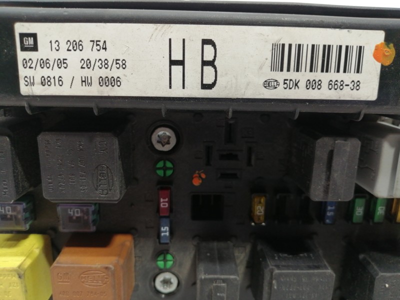 Recambio de caja reles / fusibles para opel astra h berlina elegance referencia OEM IAM 5DK00866838 13206754 015349211