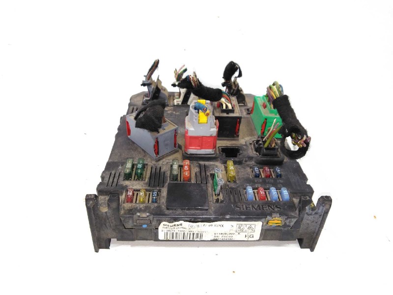 Recambio de caja reles / fusibles para citroën c2 x referencia OEM IAM S118085300K  