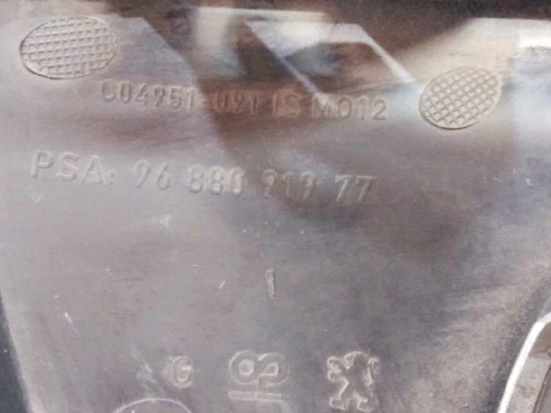 Recambio de rejilla paragolpes izquierda para peugeot 207 sw confort referencia OEM IAM 9688091977  