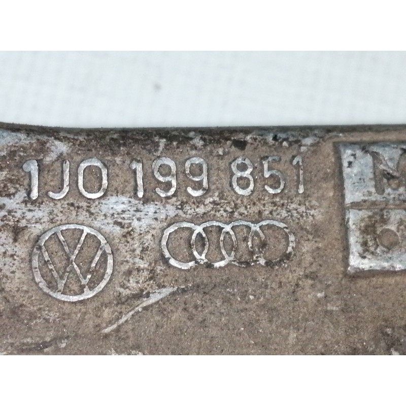 Recambio de soporte motor trasero para volkswagen golf iv berlina (1j1) 1.4 16v referencia OEM IAM 1J0199851M  