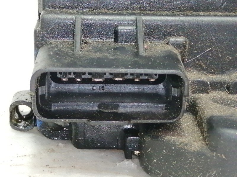 Recambio de cerradura puerta delantera derecha para renault master kombi l1h1 3,0t referencia OEM IAM 806065415R  