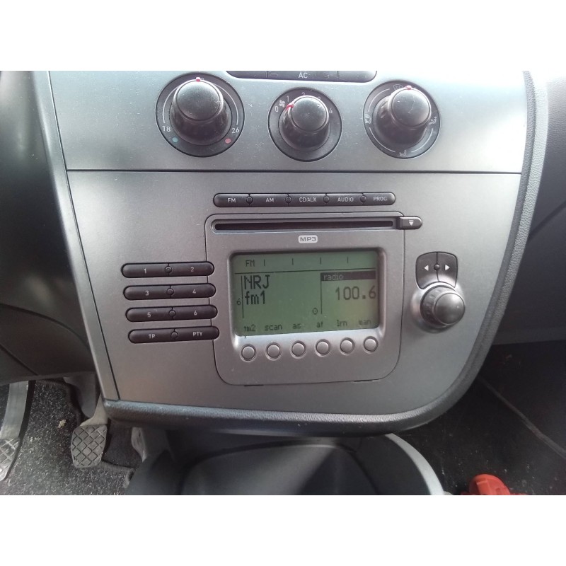 Recambio de sistema audio / radio cd para seat leon (1p1) stylance / style referencia OEM IAM 1P1035186BN87  