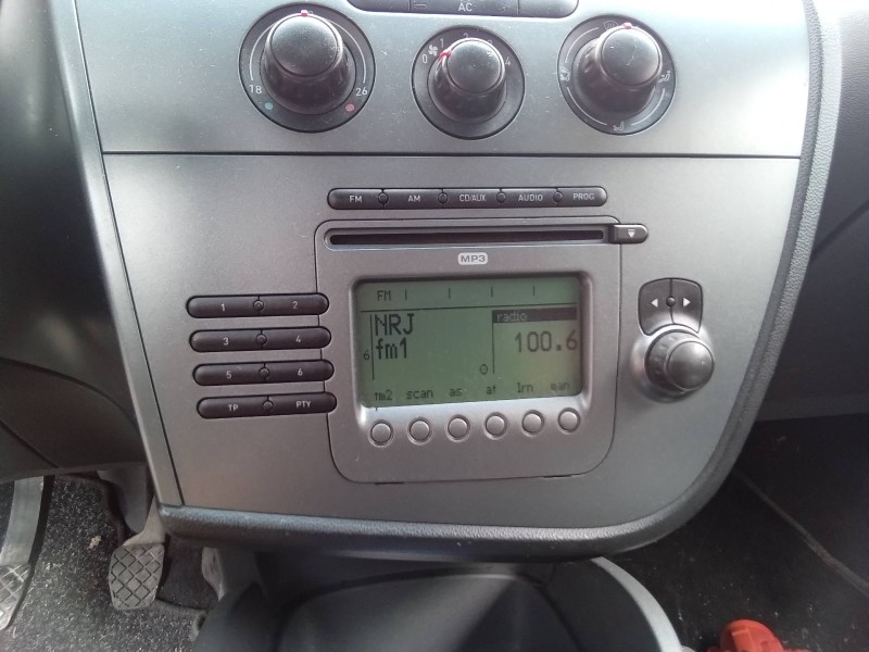 Recambio de sistema audio / radio cd para seat leon (1p1) stylance / style referencia OEM IAM 1P1035186BN87  