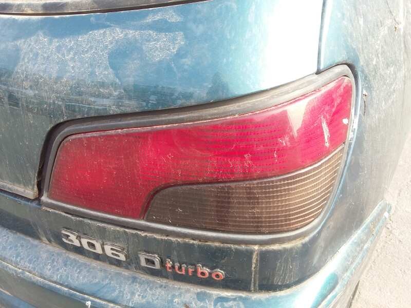 Recambio de piloto trasero derecho para peugeot 306 berlina 3/5 puertas (s1) graffic referencia OEM IAM   