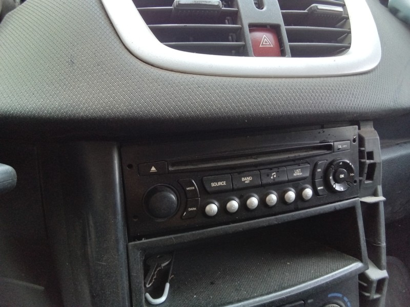 Recambio de sistema audio / radio cd para peugeot 207 confort referencia OEM IAM 96662669XT04 96662669XT / A2C53257827 / PSARCD4
