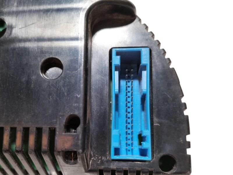 Recambio de cuadro instrumentos para audi a4 berlina (8e) 2.0 fsi referencia OEM IAM 1036901830  