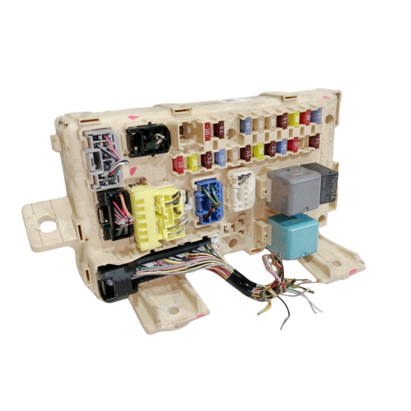 Recambio de caja reles / fusibles para toyota avensis berlina (t25) 2.0 d4-d executive sedán (4-ptas) referencia OEM IAM 82641  