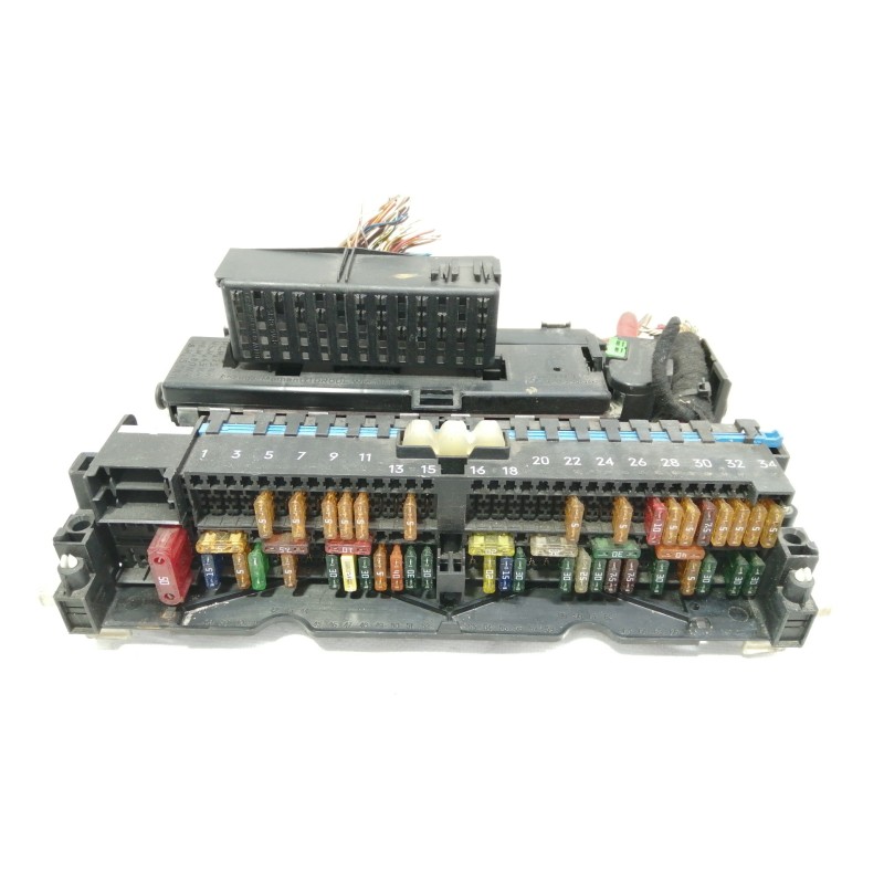 Recambio de caja reles / fusibles para bmw serie 3 berlina (e46) 320d referencia OEM IAM 8364542  