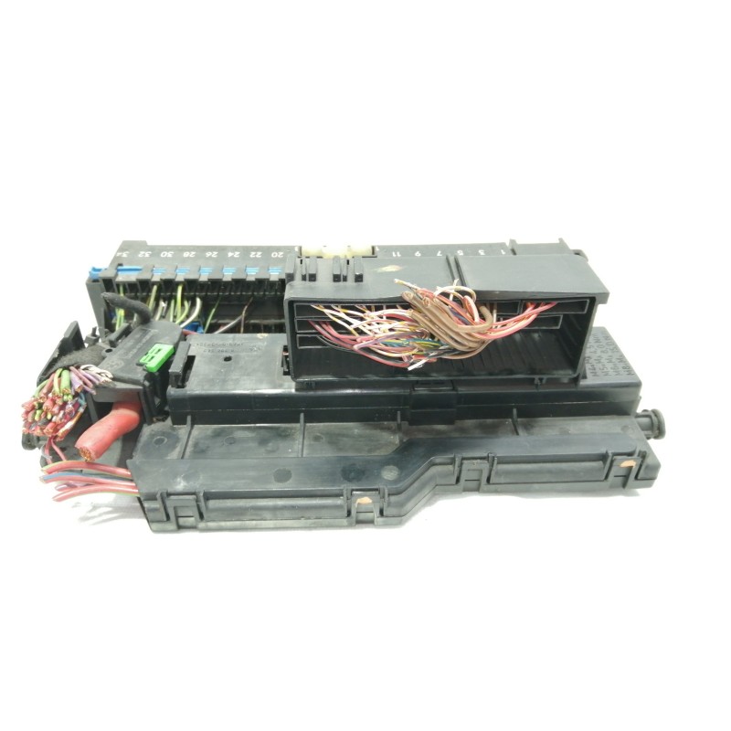 Recambio de caja reles / fusibles para bmw serie 3 berlina (e46) 320d referencia OEM IAM 8364542  