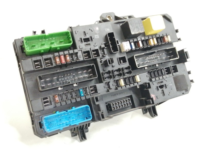 Recambio de caja reles / fusibles para opel astra h berlina elegance referencia OEM IAM   