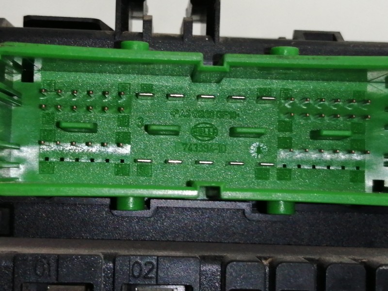 Recambio de caja reles / fusibles para opel astra h berlina elegance referencia OEM IAM   