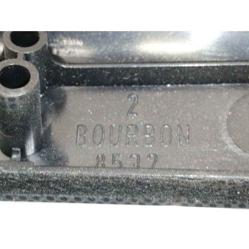 Recambio de moldura para toyota avensis berlina (t25) 2.0 d4-d executive sedán (4-ptas) referencia OEM IAM 5547505010  