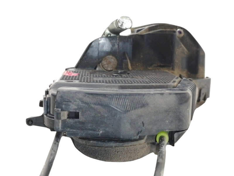 Recambio de cerradura puerta trasera derecha para toyota yaris (ksp9/scp9/nlp9) luna referencia OEM IAM   