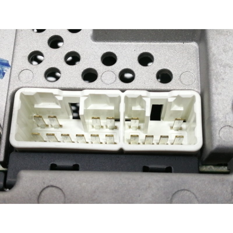 Recambio de sistema audio / radio cd para toyota avensis berlina (t25) 2.0 d4-d executive sedán (4-ptas) referencia OEM IAM 8612