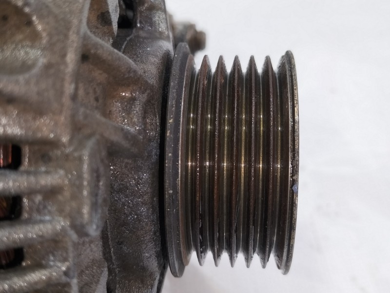 Recambio de alternador para opel corsa b gsi referencia OEM IAM 90413760  