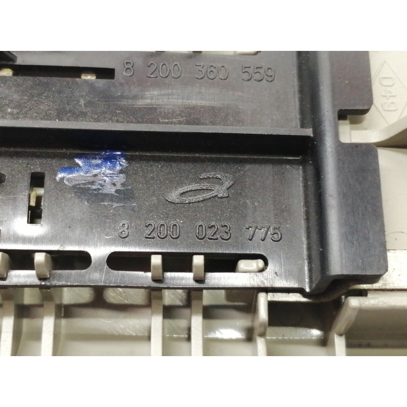 Recambio de luz interior para renault espace iv (jk0) authentique referencia OEM IAM 8200360559  