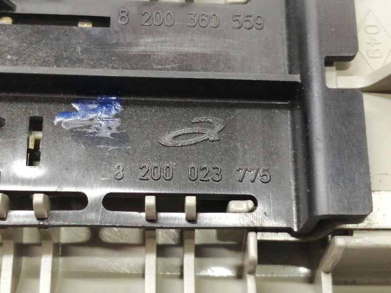 Recambio de luz interior para renault espace iv (jk0) authentique referencia OEM IAM 8200360559  