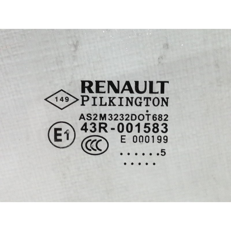 Recambio de luna trasera derecha para renault captur 0.9 tce referencia OEM IAM   
