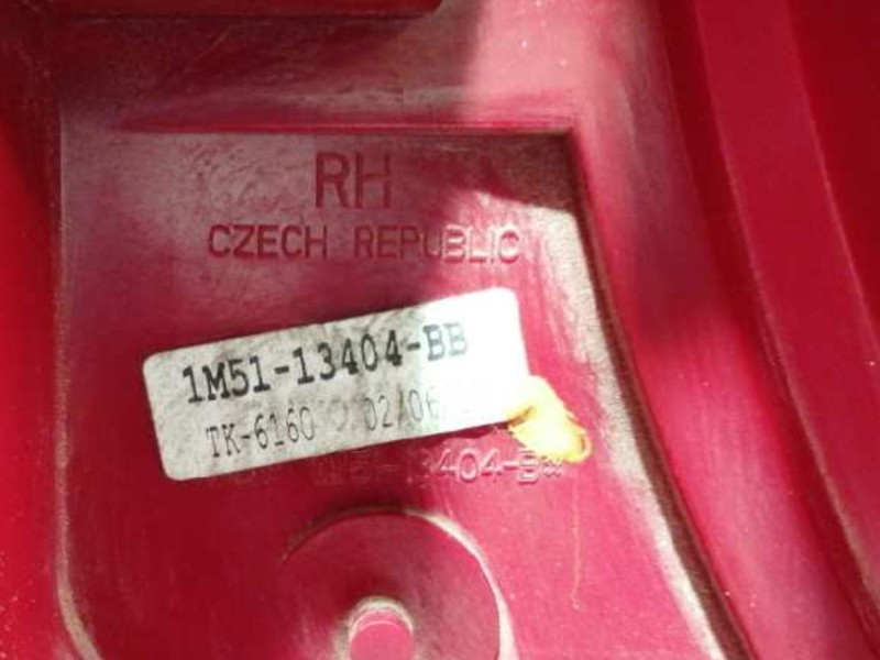 Recambio de piloto trasero derecho para ford focus berlina (cak) ghia referencia OEM IAM 1M5113404BB  