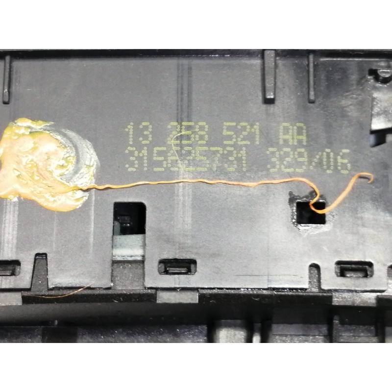 Recambio de mando elevalunas delantero izquierdo para opel corsa d cosmo referencia OEM IAM 13258521AA  