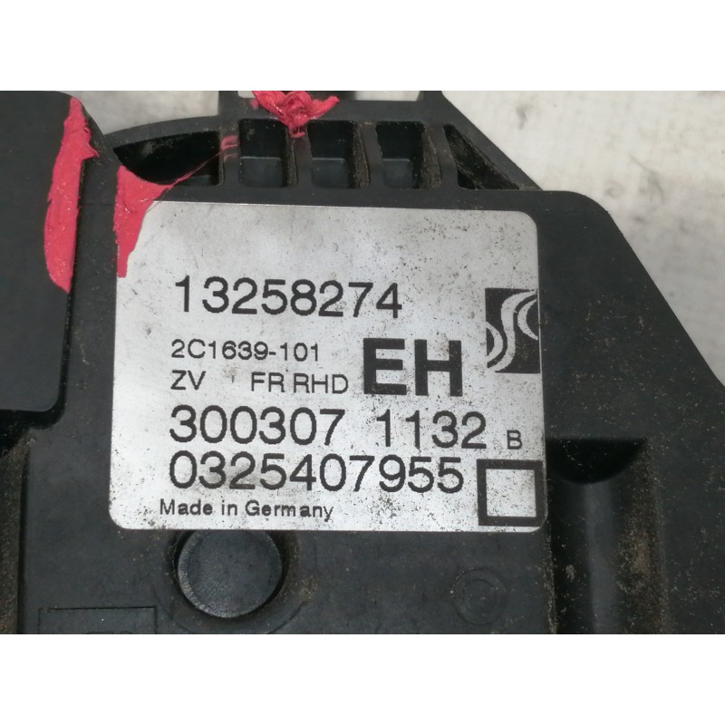 Recambio de cerradura puerta delantera derecha para opel corsa d cosmo referencia OEM IAM 13258274  