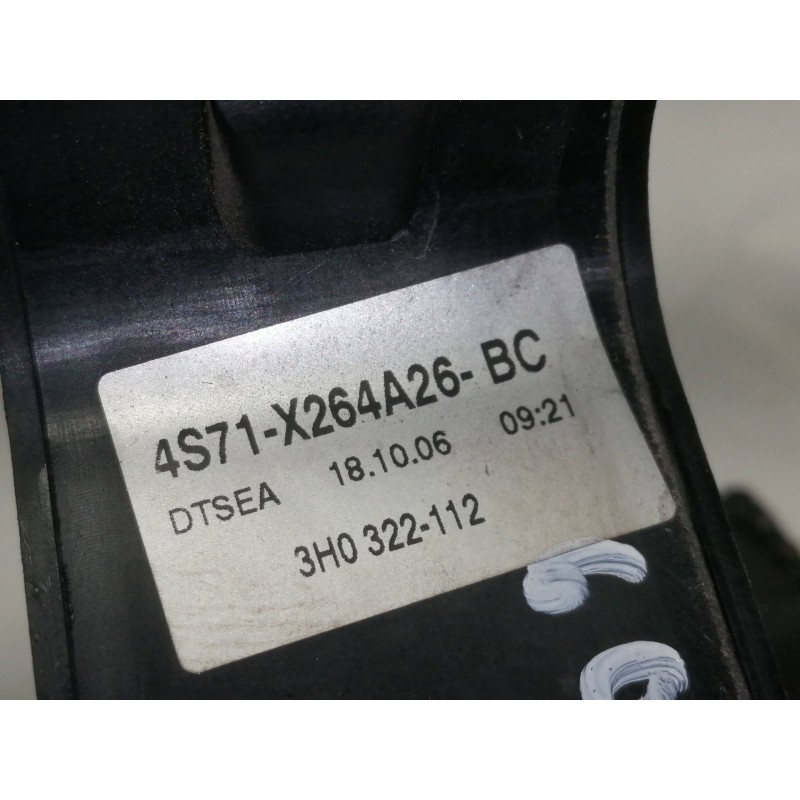 Recambio de cerradura puerta trasera derecha para ford mondeo turnier (ge) ghia referencia OEM IAM 1E0272  