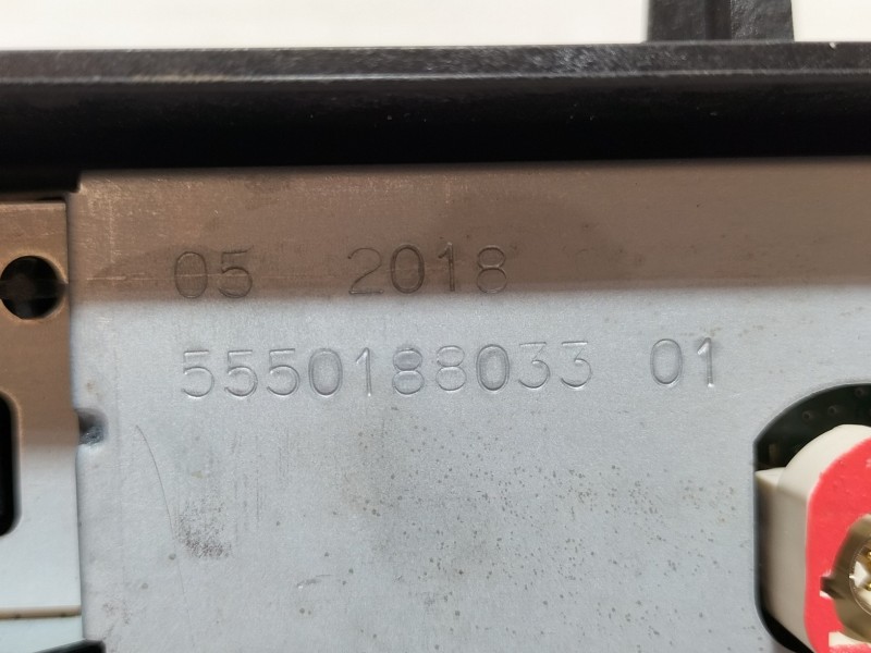 Recambio de pantalla multifuncion para peugeot 3008 gt line referencia OEM IAM 9810032680  