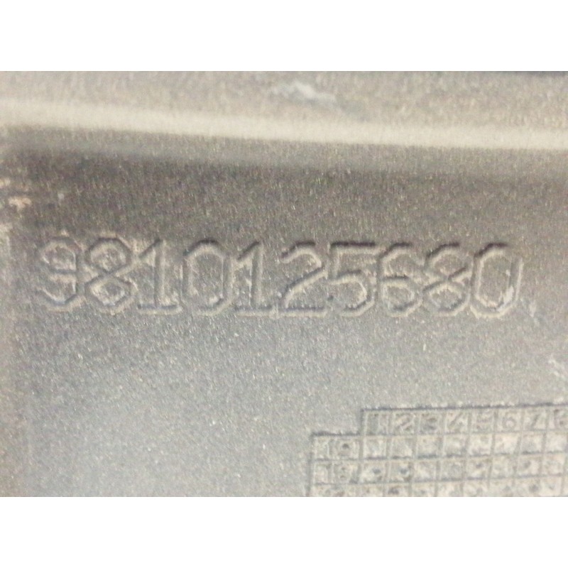 Recambio de paso rueda para peugeot 3008 gt line referencia OEM IAM 9810125680  TRASERO IZQUIERDO