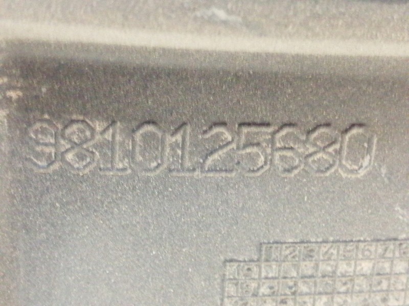 Recambio de paso rueda para peugeot 3008 gt line referencia OEM IAM 9810125680  TRASERO IZQUIERDO