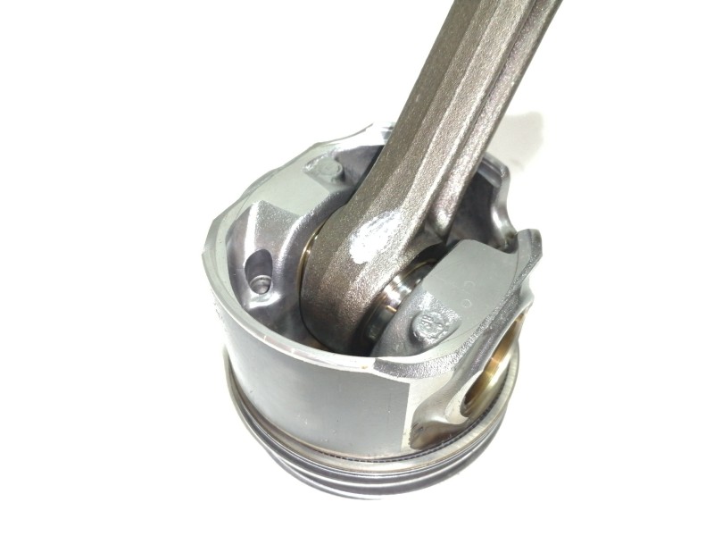 Recambio de piston para mitsubishi outlander (cw0) 2.0 di-d intense plus referencia OEM IAM 81L97A8  CON BIELA